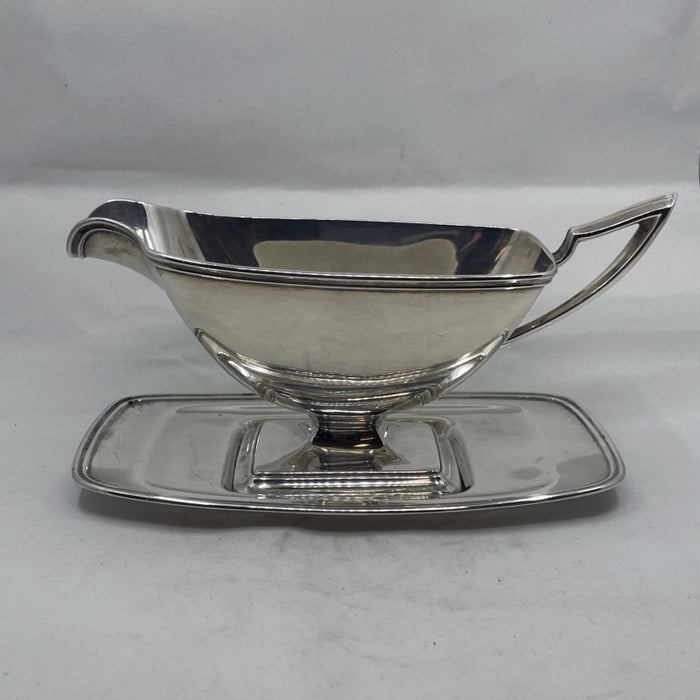 American Sterling Silver Gravy Boat & Stand - William Cross